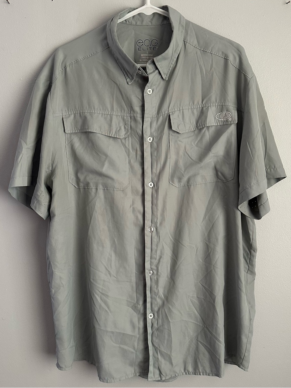 Large EAG Elite grey mossy oak short sleeve lightweight men’s L button up shirt